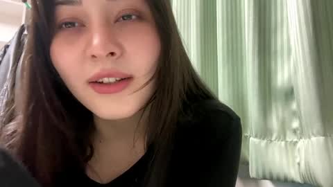 Snapshot of cindieknous chatting on 05.16.26 Lin online show from 05.16.26