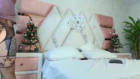 Snapshot of cinthiafoster chatting on 12.22.24 Cinthiafosters online show from 12.22.24