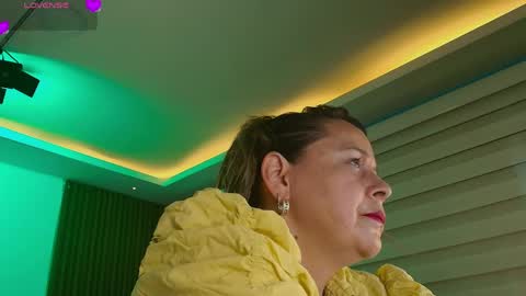 Snapshot of cinthya_roberts chatting on 05.18.26 Cinthya online show from 05.18.26