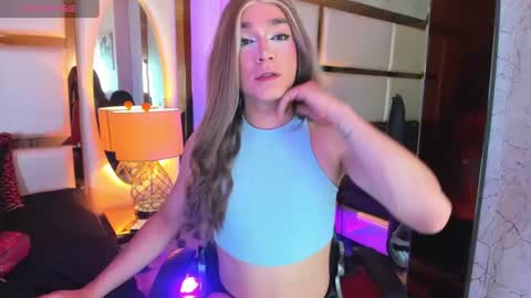 Snapshot of cinthya_walker1 chatting on 06.15.26 cinthya_walker1 online show from 06.15.26
