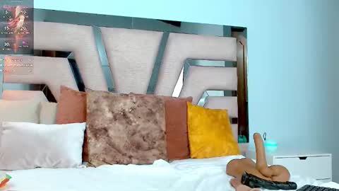 Snapshot of cintia_hills chatting on 01.22.25 Cintia Hills online show from 01.22.25