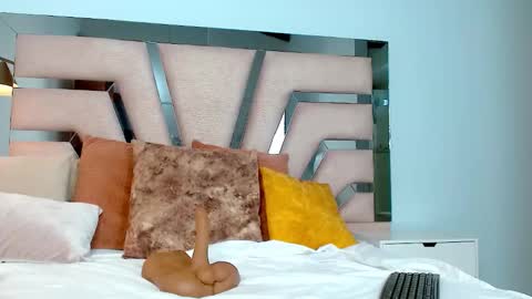 Snapshot of cintia_hills chatting on 01.30.25 Cintia Hills online show from 01.30.25