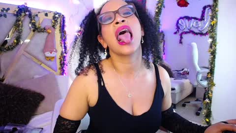 Cintia online show from 12.13.24