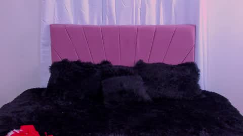 Snapshot of cintiacolins chatting on 12.13.25 CintiaCollins online show from 12.13.25