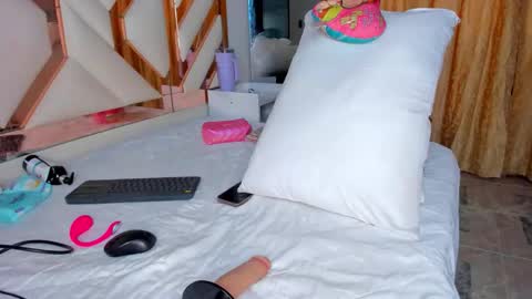 Cintia online show from 10.03.25