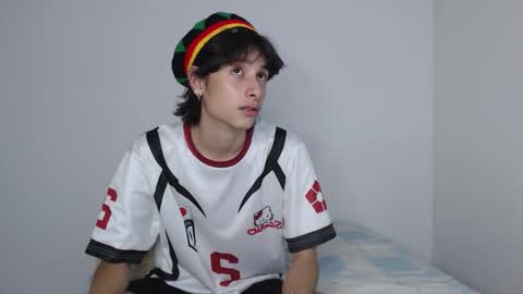 Snapshot of cirosky_elchicopolla chatting on 02.11.26 cirosky_elchicopolla online show from 02.11.26