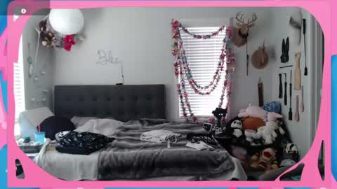 Snapshot of cirquenoirblu chatting on 06.24.26 Blu online show from 06.24.26