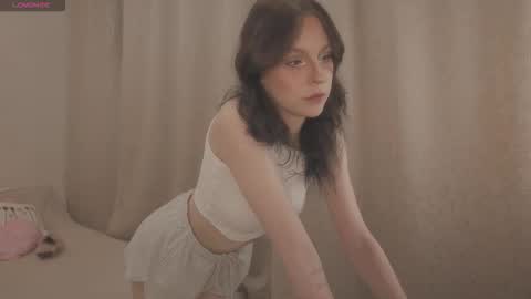 Claire Bennett online show from 09.11.25