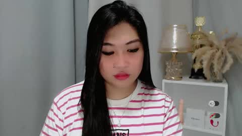 Snapshot of claire_wntr chatting on 04.29.26 CLAIRE online show from 04.29.26