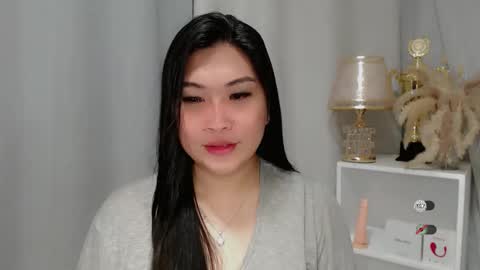 Snapshot of claire_wntr chatting on 05.07.26 CLAIRE online show from 05.07.26