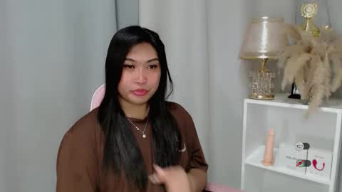 Snapshot of claire_wntr chatting on 05.15.26 CLAIRE online show from 05.15.26