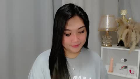 Snapshot of claire_wntr chatting on 05.20.26 CLAIRE online show from 05.20.26