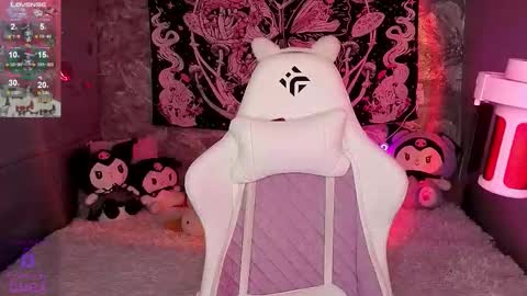 Snapshot of clairefaers chatting on 12.18.25 Claire Faers online show from 12.18.25