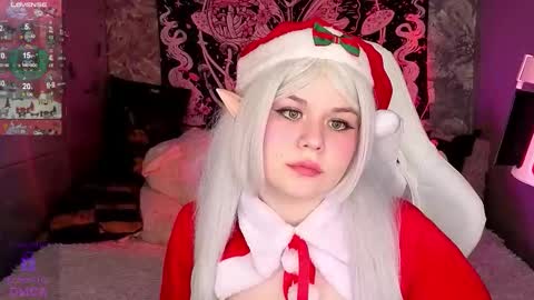 Snapshot of clairefaers chatting on 12.20.25 Claire Faers online show from 12.20.25