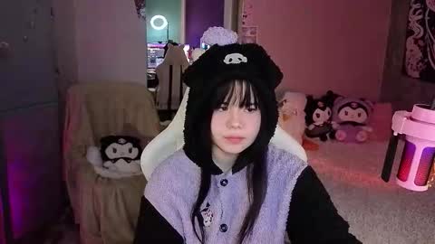 Snapshot of clairefaers chatting on 01.14.26 Claire Faers online show from 01.14.26