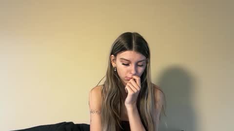 clairewalkerr online show from 11.29.25