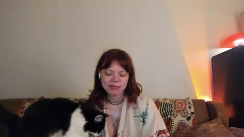 Snapshot of clancyosbourne chatting on 01.28.25 Clancy online show from 01.28.25