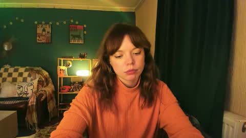 Snapshot of clancyosbourne chatting on 11.18.25 Clancy online show from 11.18.25