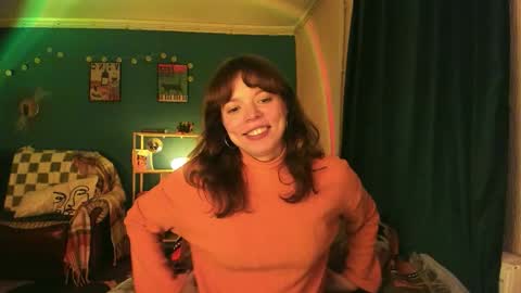 Snapshot of clancyosbourne chatting on 11.20.25 Clancy online show from 11.20.25