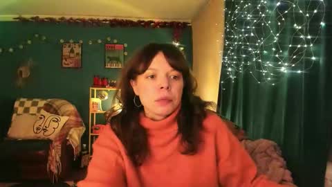 Snapshot of clancyosbourne chatting on 11.30.25 Clancy online show from 11.30.25