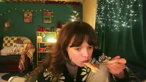 Snapshot of clancyosbourne chatting on 12.01.25 Clancy online show from 12.01.25