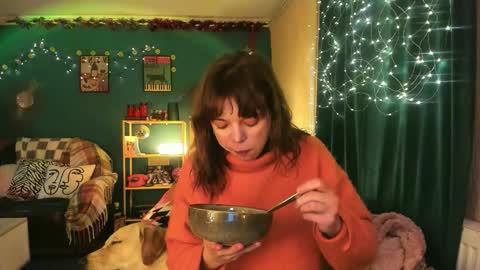 Snapshot of clancyosbourne chatting on 12.17.25 Clancy online show from 12.17.25