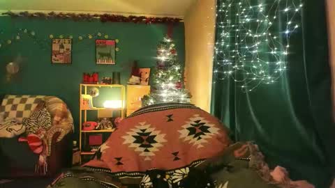 Snapshot of clancyosbourne chatting on 01.12.26 Clancy online show from 01.12.26