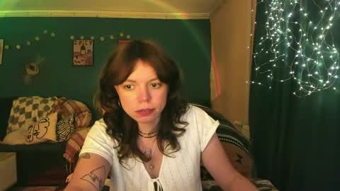 Snapshot of clancyosbourne chatting on 05.22.26 Clancy online show from 05.22.26