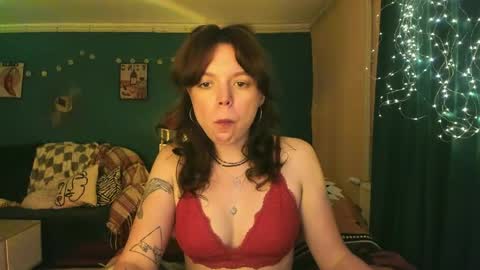 Snapshot of clancyosbourne chatting on 05.25.26 Clancy online show from 05.25.26