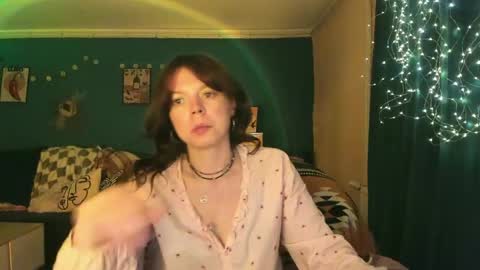 Snapshot of clancyosbourne chatting on 05.29.26 Clancy online show from 05.29.26