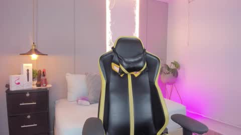 C L A R A online show from 02.07.26