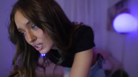 Clara smile online show from 11.30.25