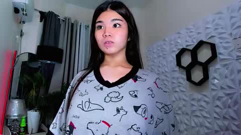 Snapshot of claraakhasova chatting on 10.13.25 Samantha online show from 10.13.25