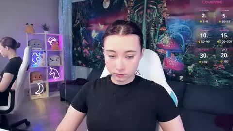 Snapshot of clarabenson chatting on 09.10.25 clarabenson online show from 09.10.25