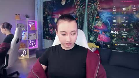 Snapshot of clarabenson chatting on 09.12.25 clarabenson online show from 09.12.25