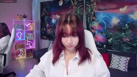 Snapshot of clarabenson chatting on 09.19.25 clarabenson online show from 09.19.25