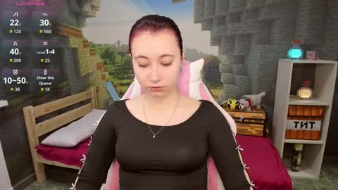 Snapshot of clarabenson chatting on 10.23.25 clarabenson online show from 10.23.25