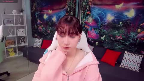 Snapshot of clarabenson chatting on 11.21.25 clarabenson online show from 11.21.25