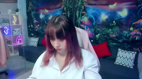 Snapshot of clarabenson chatting on 11.23.25 clarabenson online show from 11.23.25