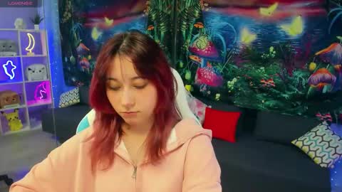 Snapshot of clarabenson chatting on 11.24.25 clarabenson online show from 11.24.25