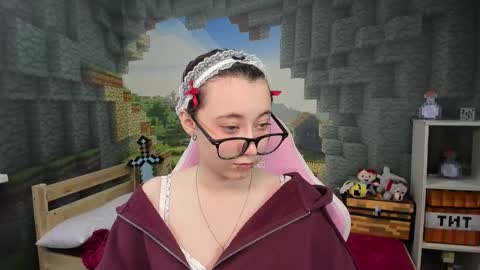 Snapshot of clarabenson chatting on 01.08.26 clarabenson online show from 01.08.26