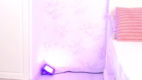 Snapshot of clarahazell chatting on 11.18.25 ClaraHazel online show from 11.18.25