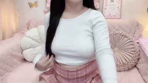 Snapshot of clari_yumi chatting on 06.22.26 Clari online show from 06.22.26
