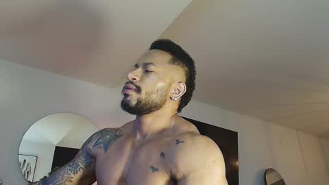 Snapshot of clark_strong chatting on 02.05.26 clark_strong online show from 02.05.26