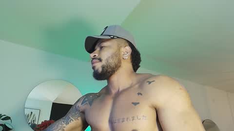 Snapshot of clark_strong chatting on 02.11.26 clark_strong online show from 02.11.26