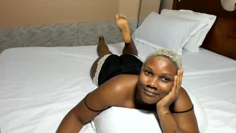 Snapshot of classyhornybabe chatting on 06.27.26 Angel online show from 06.27.26