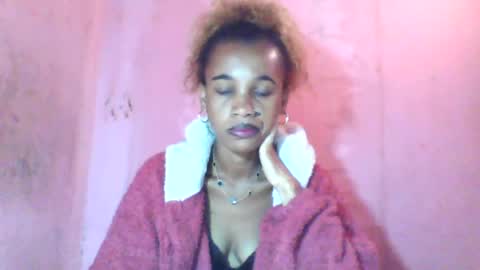 Snapshot of claudiannah chatting on 06.14.26 claudianne online show from 06.14.26