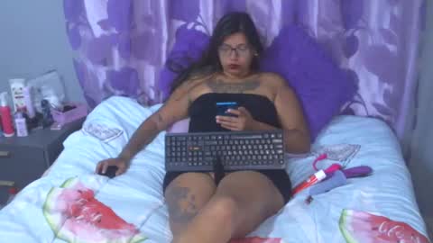 claudine valencia online show from 01.05.25