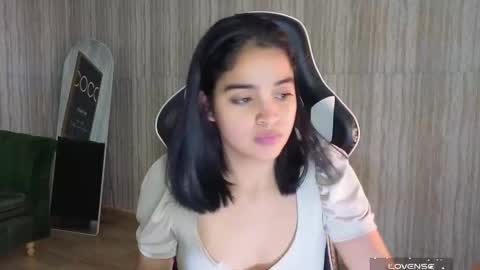 Snapshot of clementine_t chatting on 09.24.25 Clementine online show from 09.24.25