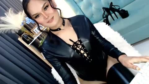 Snapshot of cleofex chatting on 02.05.25 Cleo online show from 02.05.25